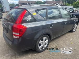 Gebruikte Benzinepomp Kia Cee'd Sporty Wagon (EDF) Prijs op aanvraag aangeboden door Franken Autodemontage B.V.