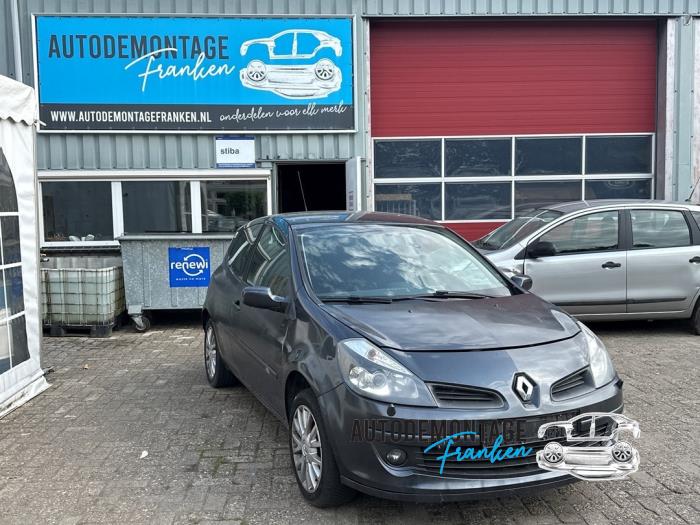 Gebruikte Subframe Renault Clio III (BR/CR) 1.6 16V Prijs op aanvraag aangeboden door Franken Autodemontage B.V.