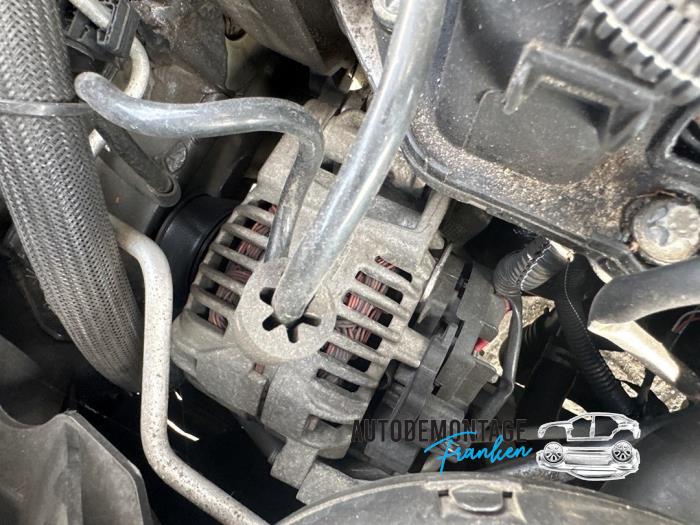Gebruikte Dynamo Renault Clio III (BR/CR) 1.6 16V Prijs op aanvraag aangeboden door Franken Autodemontage B.V.