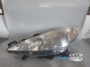 Gebruikte Koplamp links Peugeot 207/207+ (WA/WC/WM) 1.4 16V Prijs € 40,00 Margeregeling aangeboden door Franken Autodemontage B.V.