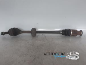 Gebruikte Aandrijfas rechts-voor Dacia Sandero I (BS) 1.2 16V Prijs € 45,00 Margeregeling aangeboden door Franken Autodemontage B.V.