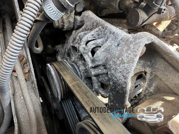 Gebruikte Dynamo Renault Scénic I (JA) 2.0 16V RX4 Prijs op aanvraag aangeboden door Franken Autodemontage B.V.