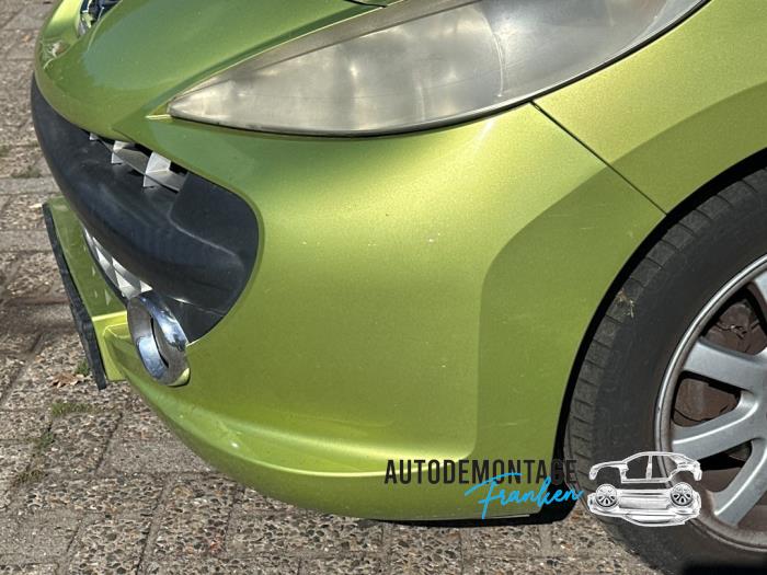 Voorbumper van een Peugeot 207/207+ (WA/WC/WM) 1.4 16V 2006