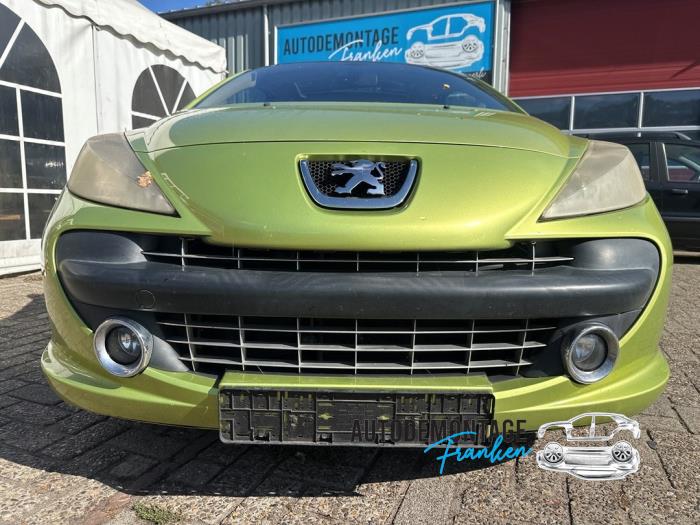 Voorbumper van een Peugeot 207/207+ (WA/WC/WM) 1.4 16V 2006