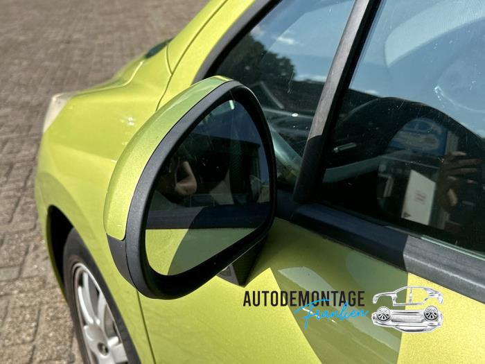 Buitenspiegel rechts van een Peugeot 207/207+ (WA/WC/WM) 1.4 16V 2006