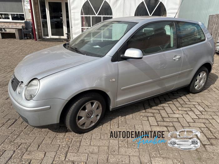 Gebruikte Steekas links-voor Volkswagen Polo IV (9N1/2/3) 1.4 16V Prijs op aanvraag aangeboden door Franken Autodemontage B.V.