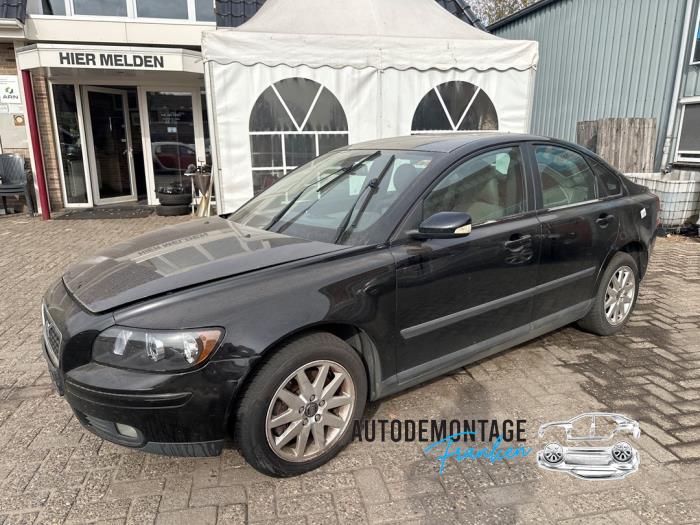 Gebruikte Steekas links-voor Volvo S40 (MS) 2.4 20V Prijs op aanvraag aangeboden door Franken Autodemontage B.V.