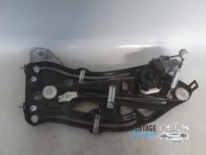 Gebruikte Raammechaniek 2Deurs links-achter Peugeot 207 CC (WB) 1.6 16V Prijs € 60,00 Margeregeling aangeboden door Franken Autodemontage B.V.