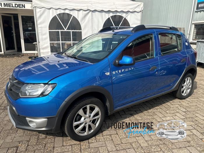 Gebruikte Aandrijfas links-voor Dacia Sandero II 0.9 TCE 12V Prijs op aanvraag aangeboden door Franken Autodemontage B.V.