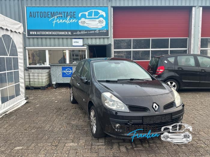 Gebruikte Subframe Renault Clio III (BR/CR) 1.6 16V Prijs op aanvraag aangeboden door Franken Autodemontage B.V.