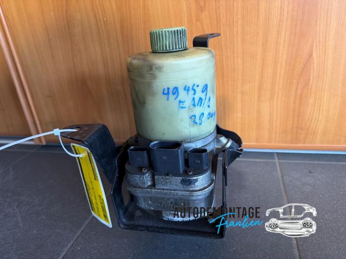 Gebruikte Pomp Servo Skoda Fabia (6Y5) 2.0i Prijs € 80,00 Margeregeling aangeboden door Franken Autodemontage B.V.
