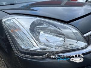 Gebruikte Rechter Koplamp Citroen Berlingo Cinqspace, Multispace 1.6 HDi 90 Prijs op aanvraag aangeboden door Franken Autodemontage B.V.