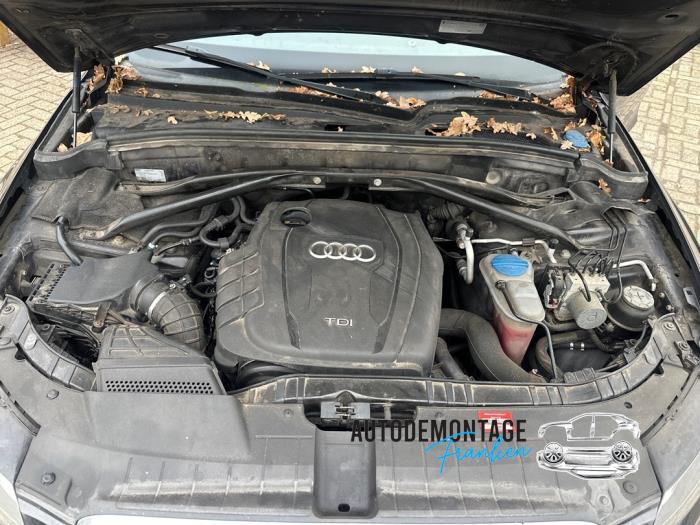 ABS Pomp van een Audi Q5 (8RB) 2.0 TDI 16V Quattro 2012