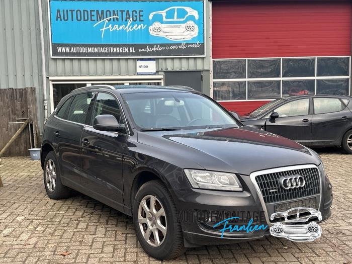 ABS Pomp van een Audi Q5 (8RB) 2.0 TDI 16V Quattro 2012