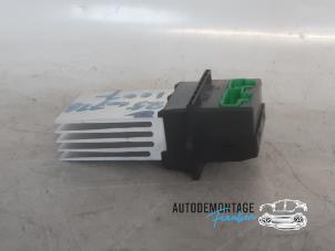 Gebruikte Kachel Weerstand Peugeot 1007 (KM) 1.4 16V Prijs € 30,00 Margeregeling aangeboden door Franken Autodemontage B.V.