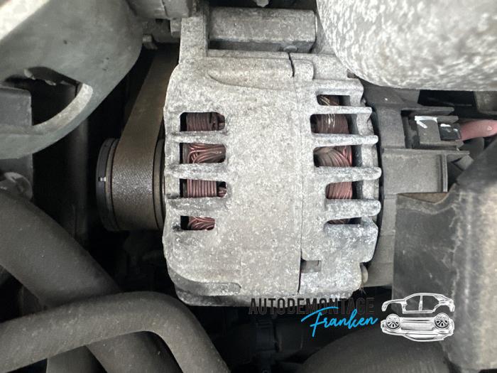 Gebruikte Dynamo Renault Grand Scénic III (JZ) 2.0 16V CVT Prijs op aanvraag aangeboden door Franken Autodemontage B.V.