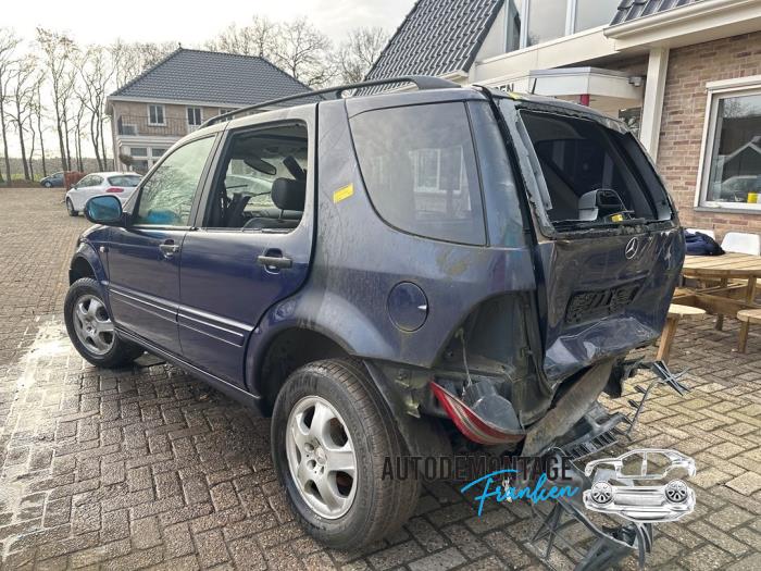 Gebruikte Aandrijfas links-achter Mercedes ML I (163) 320 3.2 V6 18V Autom. Prijs op aanvraag aangeboden door Franken Autodemontage B.V.