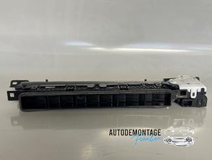 Gebruikte Luchtrooster Dashboard Tesla Model 3 Long Range AWD 75 kWh Prijs € 50,00 Margeregeling aangeboden door Franken Autodemontage B.V.