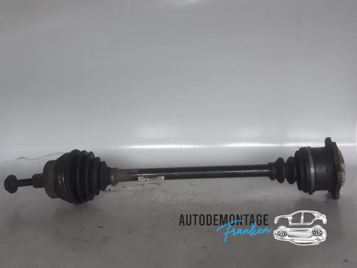 Gebruikte Steekas rechts-voor Audi A4 Avant (B7) 2.5 TDI V6 24V Prijs € 40,00 Margeregeling aangeboden door Franken Autodemontage B.V.
