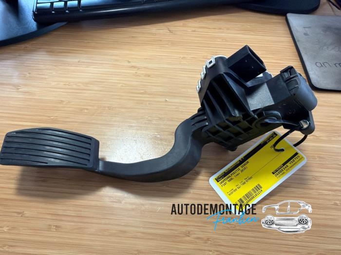 Gebruikte Gaspedaalpositie Sensor Fiat 500L (199) 1.4 16V Prijs € 15,00 Margeregeling aangeboden door Franken Autodemontage B.V.