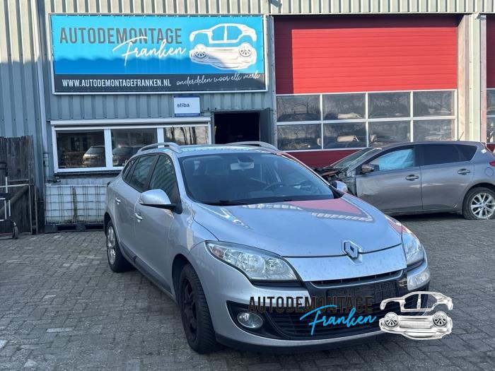 Gebruikte Pomp Servo Renault Megane III Grandtour (KZ) 1.5 dCi 110 Prijs op aanvraag aangeboden door Franken Autodemontage B.V.