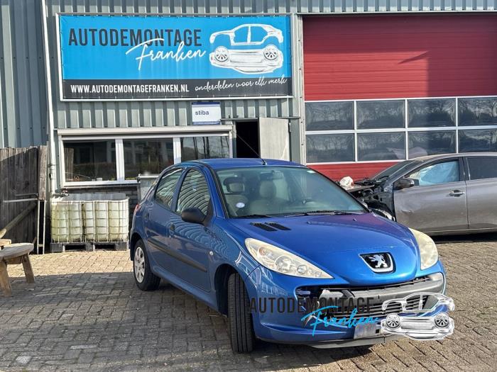 Gebruikte Dynamo Peugeot 206+ (2L/M) 1.1 XR,XS Prijs op aanvraag aangeboden door Franken Autodemontage B.V.