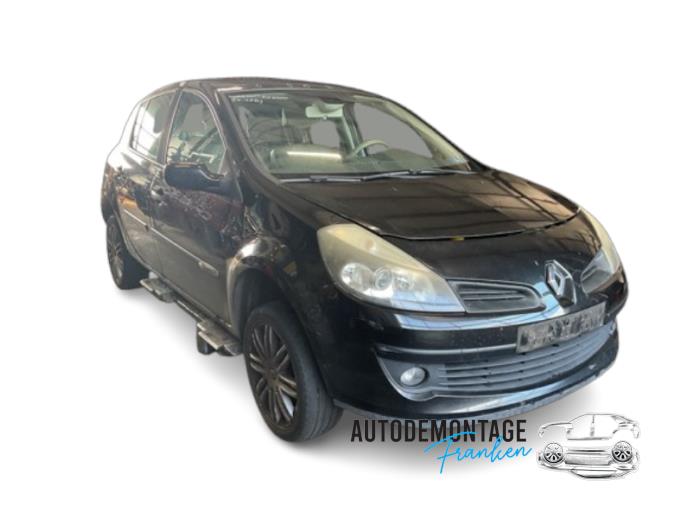 Gebruikte Motor Renault Clio III (BR/CR) 1.6 16V Prijs op aanvraag aangeboden door Franken Autodemontage B.V.