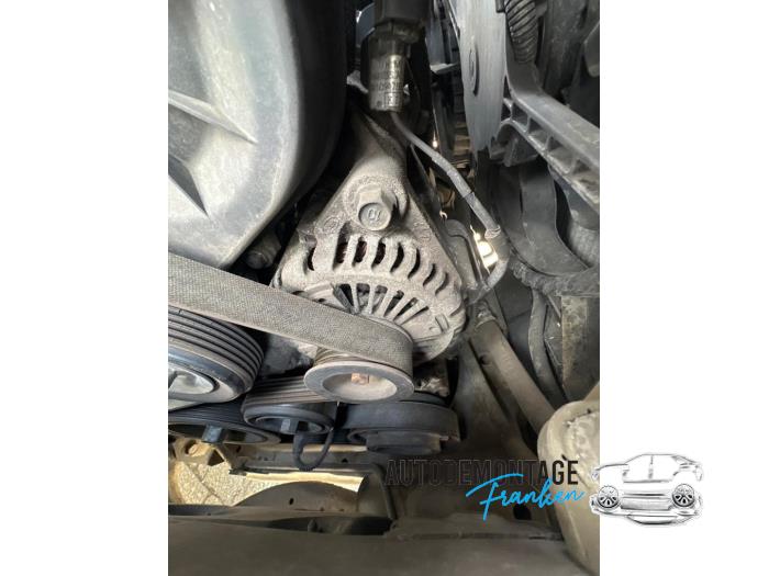 Gebruikte Dynamo Hyundai Santa Fe II (CM) 2.7 V6 24V 4x2 Prijs op aanvraag aangeboden door Franken Autodemontage B.V.