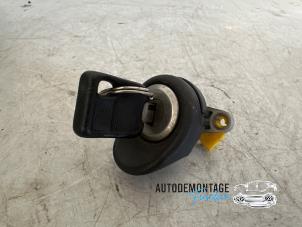 Gebruikte Slot Cilinder achter Renault Twingo (C06) 1.2 SPi Phase I Prijs € 20,00 Margeregeling aangeboden door Franken Autodemontage B.V.