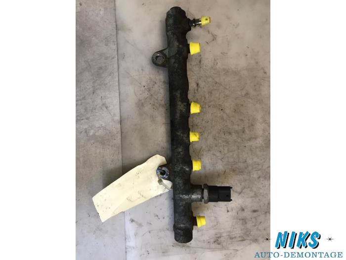 Gebruikte Verstuiver brug Renault Trafic New (FL) 1.9 dCi 82 16V Prijs op aanvraag aangeboden door Niks autodemontage
