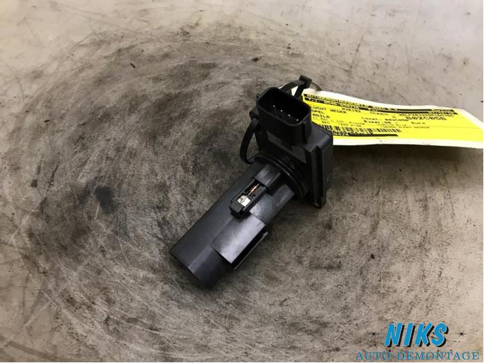 Luchtweger van een Opel Agila (B) 1.0 12V 2008