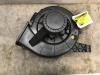 Kachel Ventilatiemotor van een Skoda Fabia (6Y5), 2000 / 2007 1.4i 16V, Combi/o, 4Dr, Benzine, 1.390cc, 55kW (75pk), FWD, AUA; BBY; BKY, 2000-05 / 2007-12, 6Y5 2004