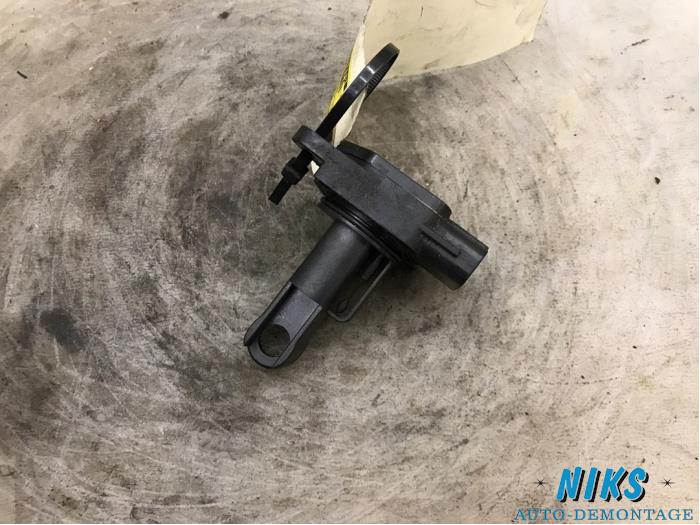 Gebruikte Luchtweger Mazda 3 (BK12) 1.6i 16V Prijs op aanvraag aangeboden door Niks autodemontage