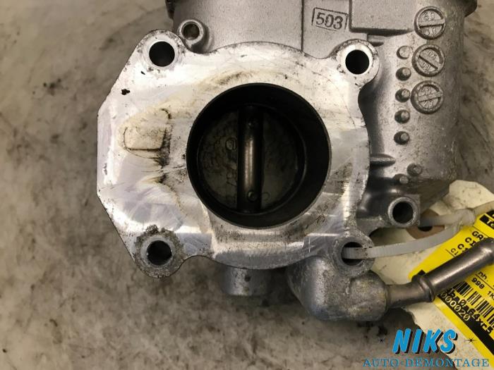 Gasklephuis van een Citroën C1 1.0 12V 2009