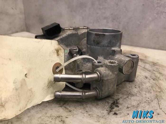 Gasklephuis van een Citroën C1 1.0 12V 2009