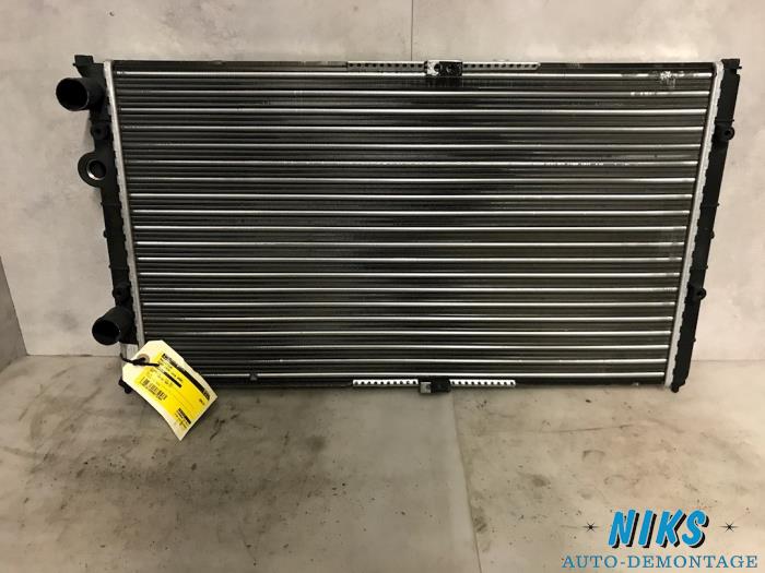 Gebruikte Radiateur Seat Inca (6K9) Prijs op aanvraag aangeboden door Niks autodemontage