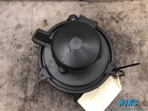 Gebruikte Blower Kia Sorento I (JC) 2.5 CRDi 16V Prijs op aanvraag aangeboden door Niks autodemontage