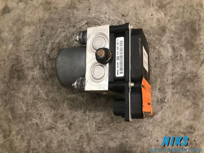 Gebruikte ABS Pomp Audi A4 (B7) 1.6 Prijs op aanvraag aangeboden door Niks autodemontage