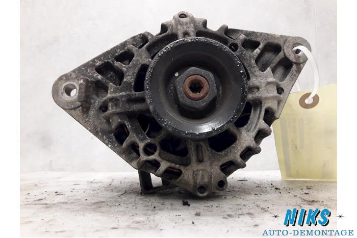 Gebruikte Alternator Kia Cerato 1.6 16V Prijs op aanvraag aangeboden door Niks autodemontage