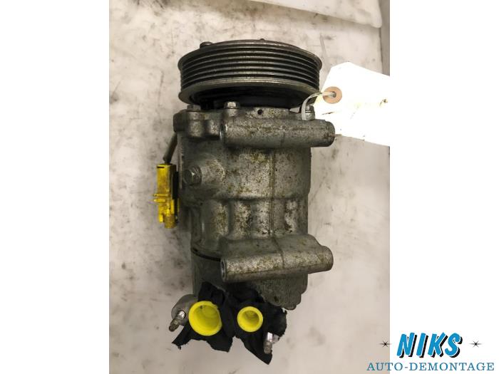 Gebruikte Aircopomp Peugeot 206+ (2L/M) 1.1 XR,XS Prijs op aanvraag aangeboden door Niks autodemontage