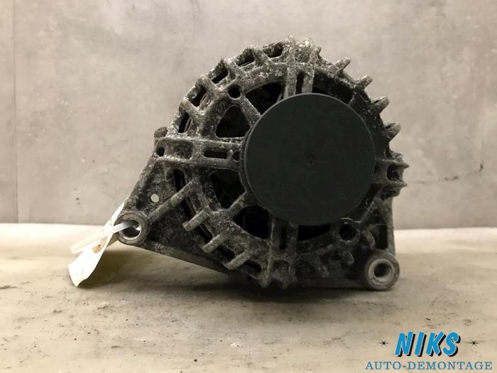 Gebruikte Dynamo Mitsubishi Colt (Z2/Z3) 1.5 DI-D 12V HP Prijs op aanvraag aangeboden door Niks autodemontage