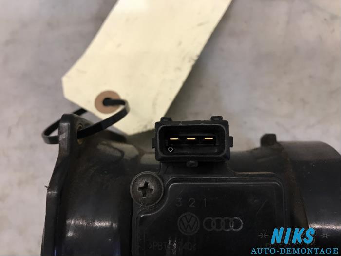 Luchtweger van een Audi A6 Quattro (C5) 2.8 V6 30V 1997