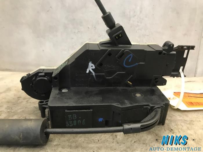 Deurslot Mechaniek 2Deurs rechts van een Peugeot 207 CC (WB) 1.6 16V 2007