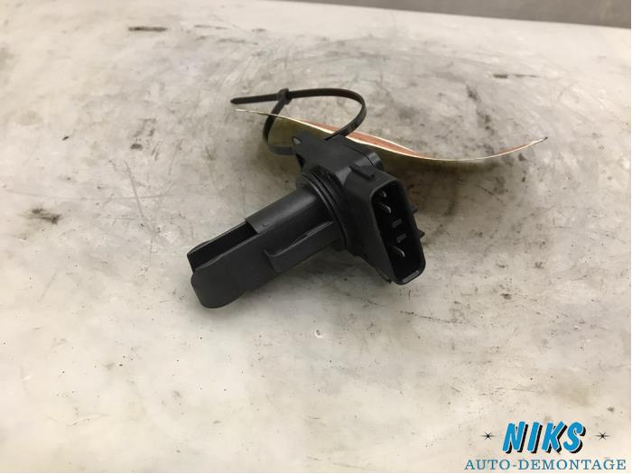 Gebruikte Luchtweger Toyota Avensis (T25/B1B) 2.0 16V VVT-i D4 Prijs op aanvraag aangeboden door Niks autodemontage