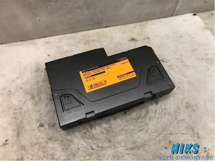 Gebruikte Deur module Mercedes C (W204) 1.6 C-180K 16V BlueEfficiency Prijs op aanvraag aangeboden door Niks autodemontage