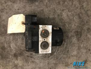 Gebruikte ABS Pomp Kia Carens II (FJ) 1.8i 16V Prijs op aanvraag aangeboden door Niks autodemontage