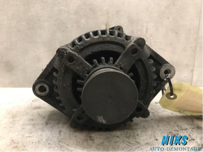 Gebruikte Dynamo Renault Vel Satis (BJ) 3.0 dCi V6 24V Prijs op aanvraag aangeboden door Niks autodemontage