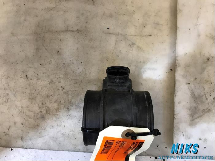 Gebruikte Luchtweger Opel Zafira (M75) 1.8 16V Ecotec Prijs op aanvraag aangeboden door Niks autodemontage
