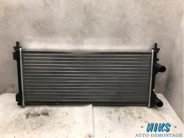 Gebruikte Radiateur Fiat Doblo Cargo (223) 1.3 D 16V Multijet Prijs op aanvraag aangeboden door Niks autodemontage