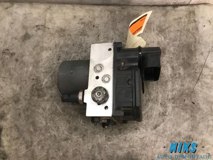 Gebruikte ABS Pomp Audi A6 Avant (C5) 2.5 TDI V6 24V Prijs op aanvraag aangeboden door Niks autodemontage